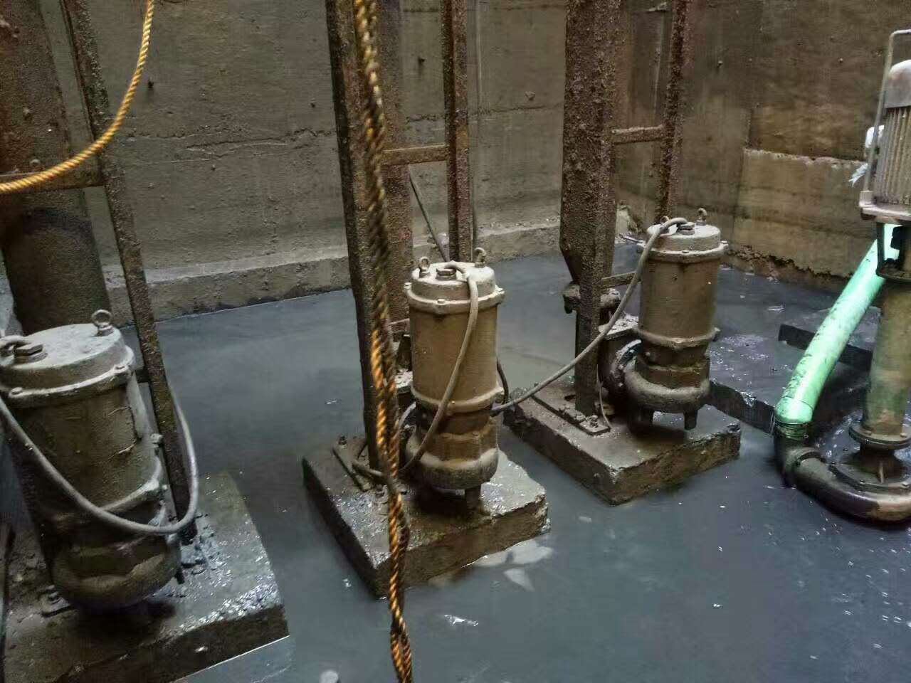 桐柏污水池清理